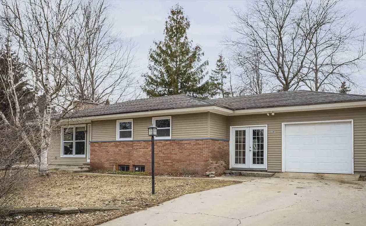 2285 East Carriage Hill Drive - 3